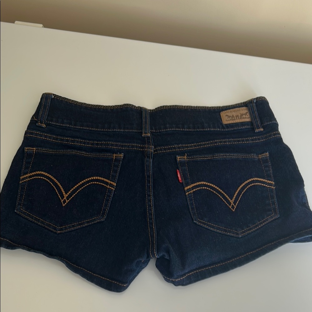 Levi's - Picture 4 of 6